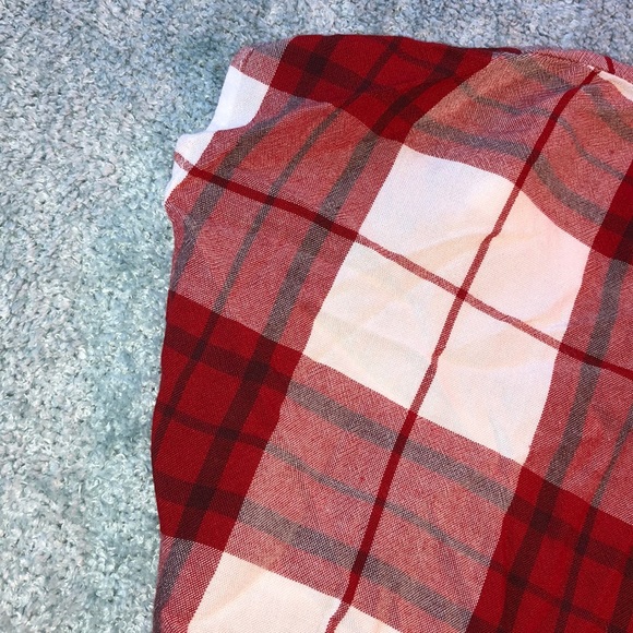 Universal Thread 🧵 Crop Top - Picture 3 of 6